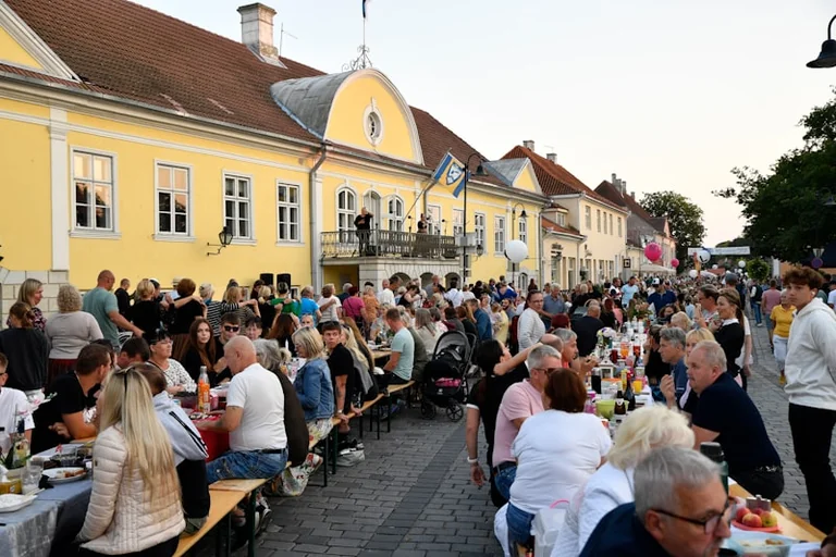 20. august on riigipüha: töö, tasu ja teenuste graafikud