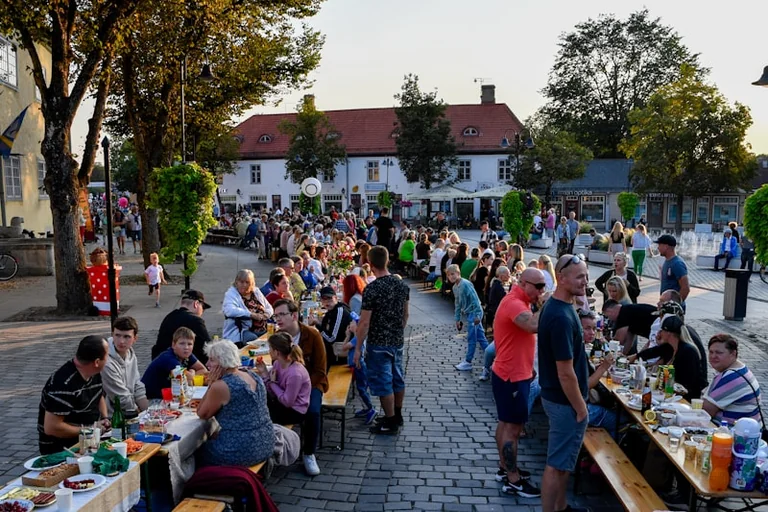 Festival tõi Paidesse rahvahulga ja muutis linna rütmi
