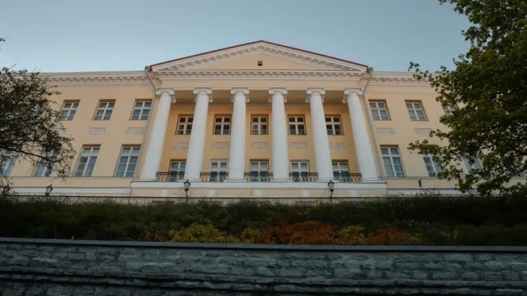 Kas valitsus esitab 2027. aasta riigieelarve 30. septembriks 2026?