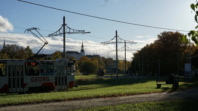 Tallinna ühistransport täna: kontrolli liini enne sõitu