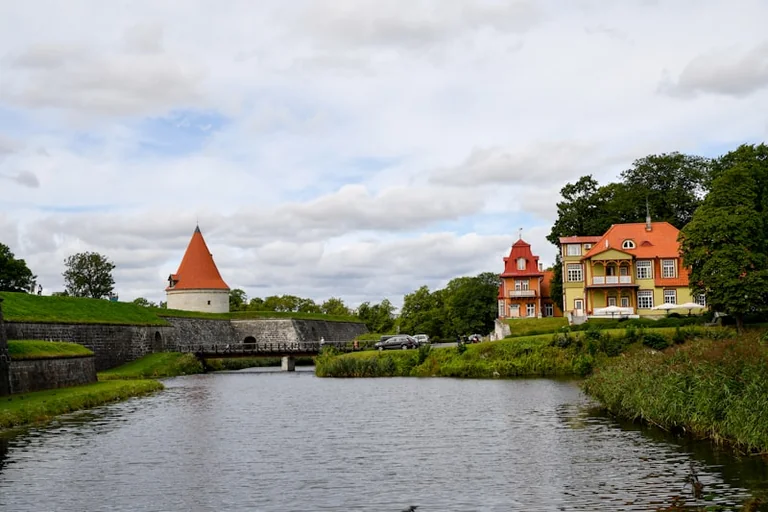 „Vaikus ja Valgus” jõuab 11. augustil Kuressaare linnusesse